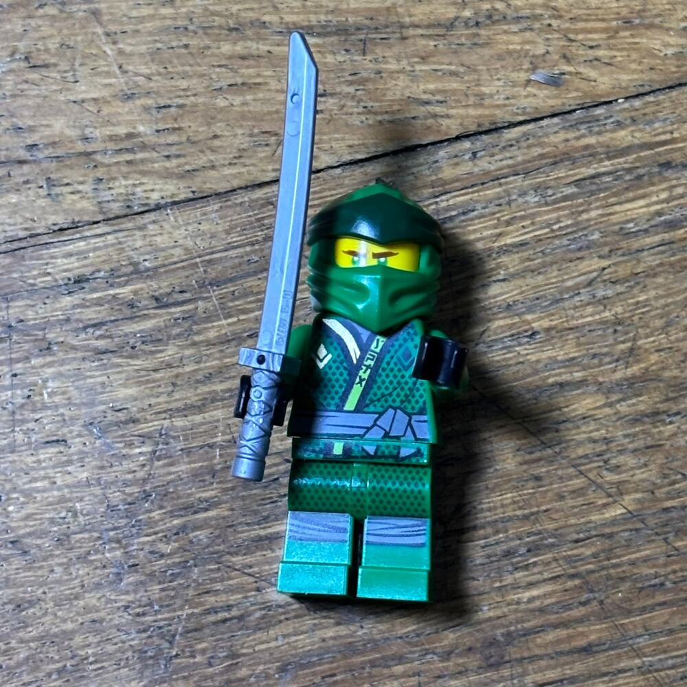 LEGO NINJAGO Legacy Minifigure Lloyd in Sons of Garmadon Robe with Curved Sword